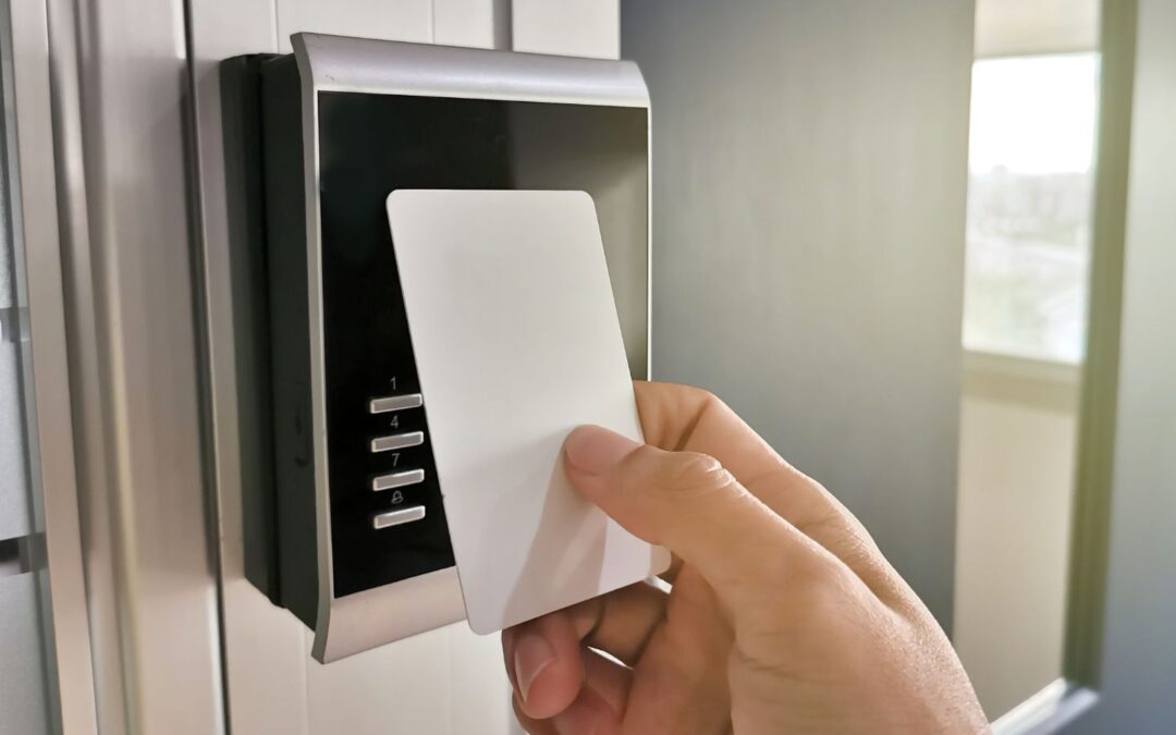 Enklere adgang til bygget – Legg nøklene hjemme, ta i bruk elektronisk adgangskontroll